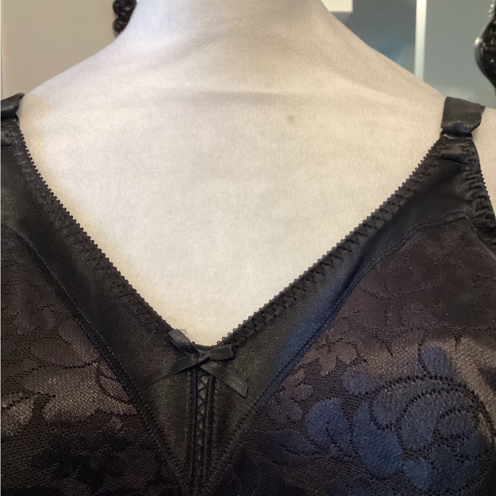 Lace Floral V-Neck Bra